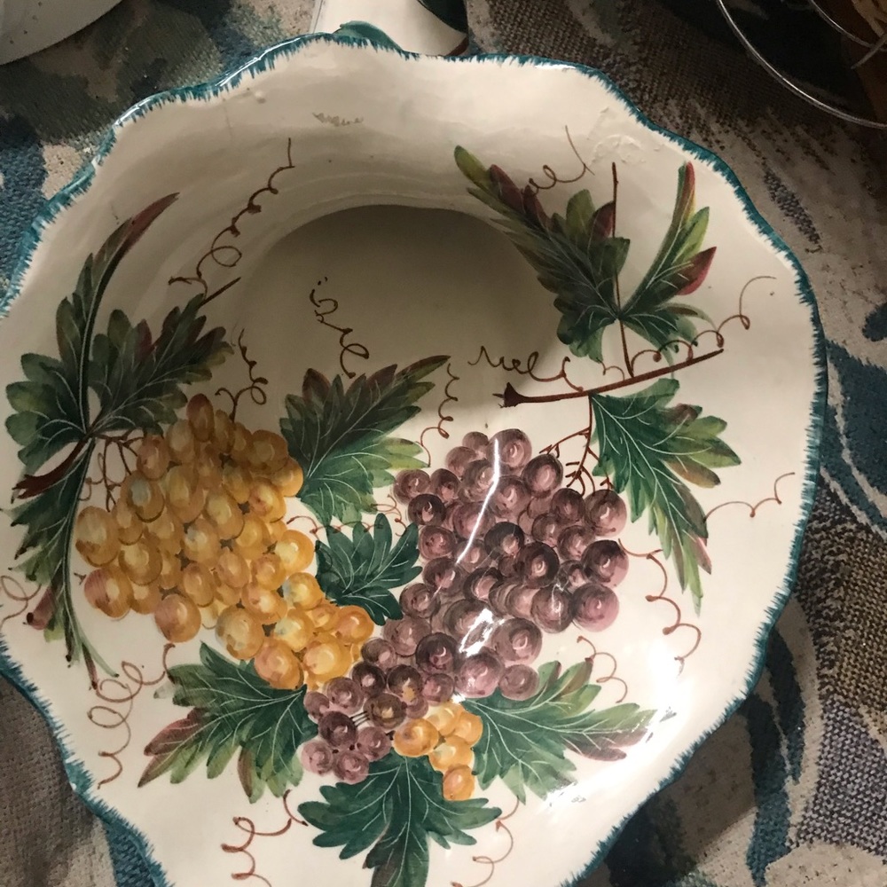 Hand painted dish - Picture 5 of 15